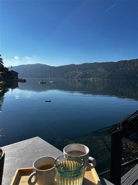 Frühstückskaffee am See