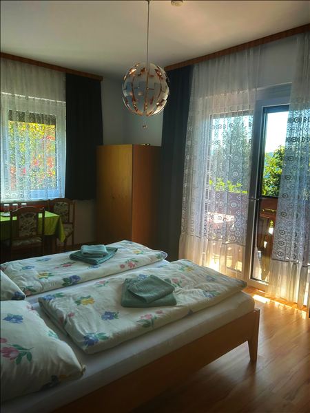 Doppelzimmer mit Balkontür