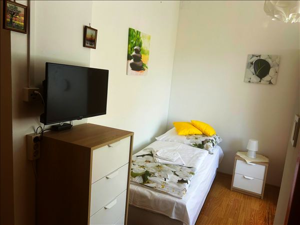 Einzelzimmer mit TV